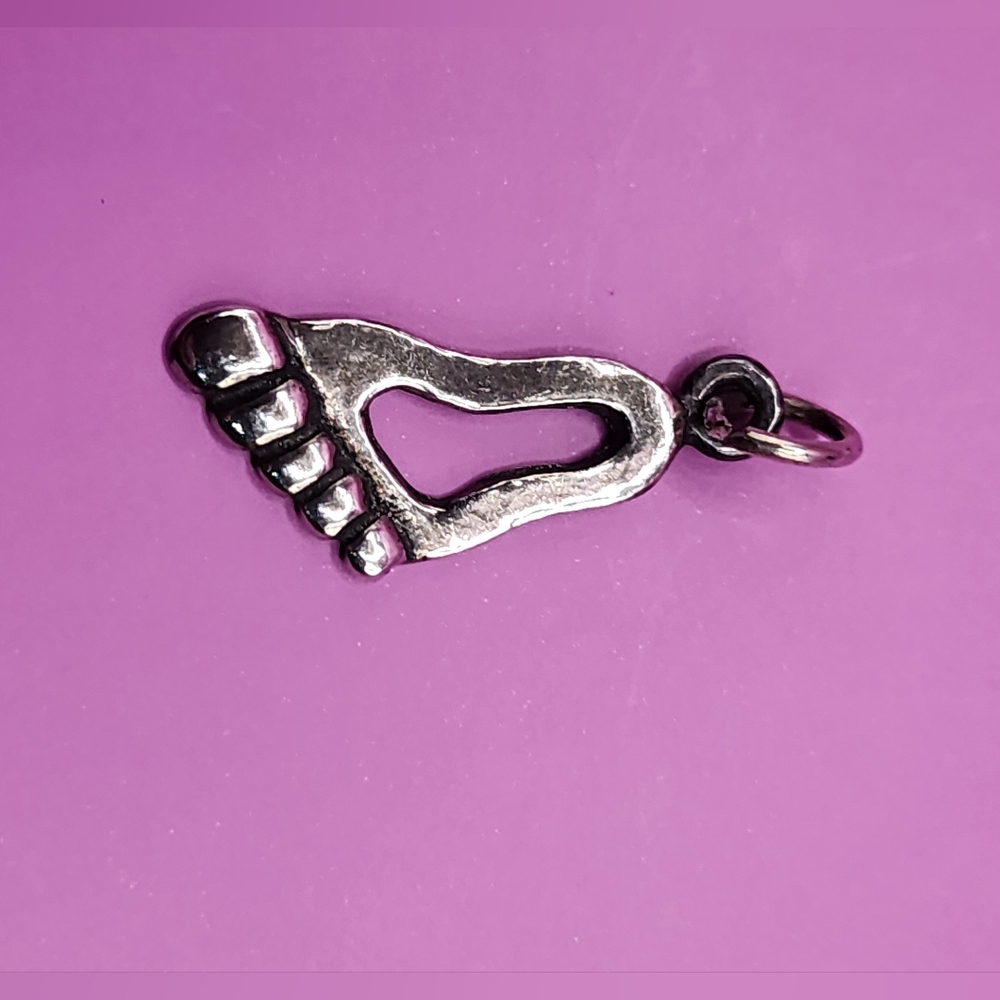 Vintage charm for charm bracelet. Foot/Footprint. Sterling Silver.